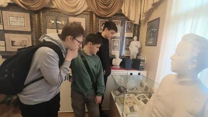 Студенты Уфимского колледжа индустрии питания и сервиса посетили дом-музей В.И. Ленина