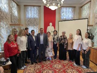 ВСТРЕЧИ С ГОСТЯМИ ДОМА-МУЗЕЯ В.И. ЛЕНИНА